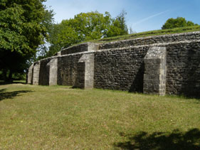 Le mur d'enceinte du thatre